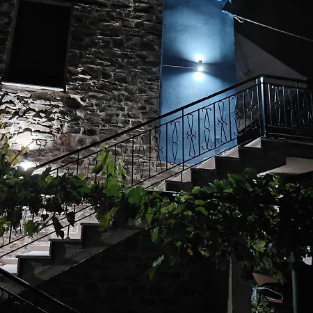 Castelia Traditional Stone شقة